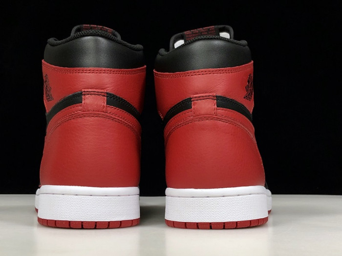 Air Jordan 1 Retro High OG “Banned” 555088-001