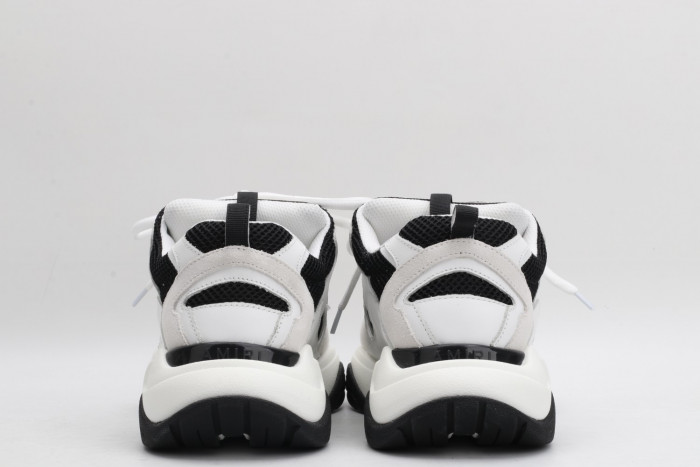 AR1M1 Low-Top Sneaker