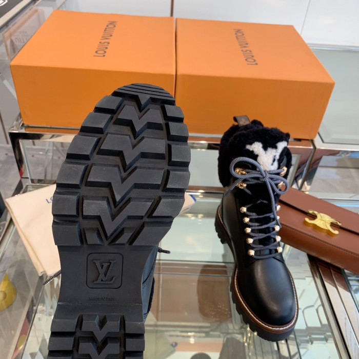 LOUS VUITO BOOTS